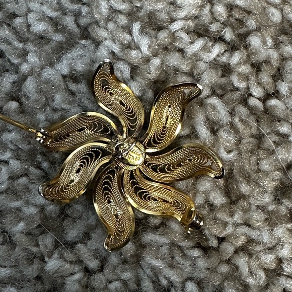 DIXELLE 12k Gold Filled Filigree Floral Brooch with Pearl Center - Picture 2 of 8